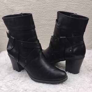 Tamaris Black Leather Almond Toe Side Zipper Closure Chunky Heel Ankle Boot